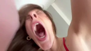 POV Épouse Suce et Se Fait Baiser - Orgasmes Réels