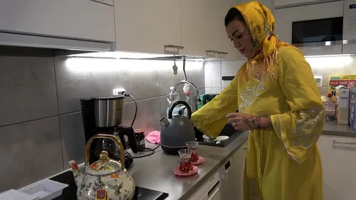 Belle-mère arabe en hijab baisée par son beau-fils