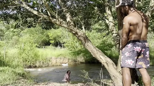 MILF Albina baisée par inconnu en extérieur