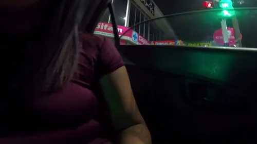 MILF latina baise dans l'Uber puis chez elle - Jhodez1