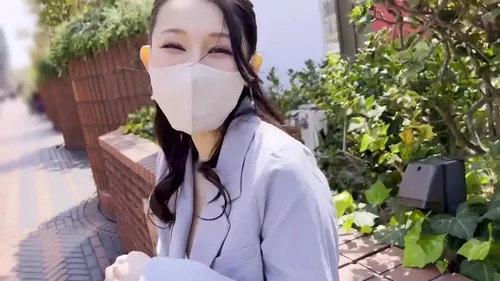 Maîtresse asiatique aux gros seins baise mieux que sa femme