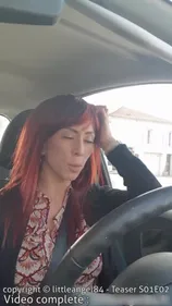MILF baisée dans le cul par un inconnu au supermarché