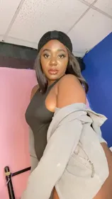 Belle Noire Se Masturbe Sa Chatte Rose Amateur Solo