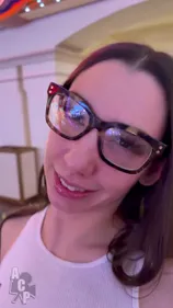 Blanche maigre baisée par grosse bite noire à Vegas