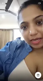 MILF indienne Jipsa se déshabille nue en strip-tease